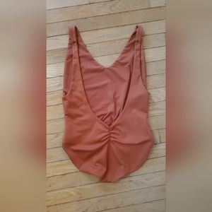 SOLD Londre Minimalist One Piece Sculpting Clay